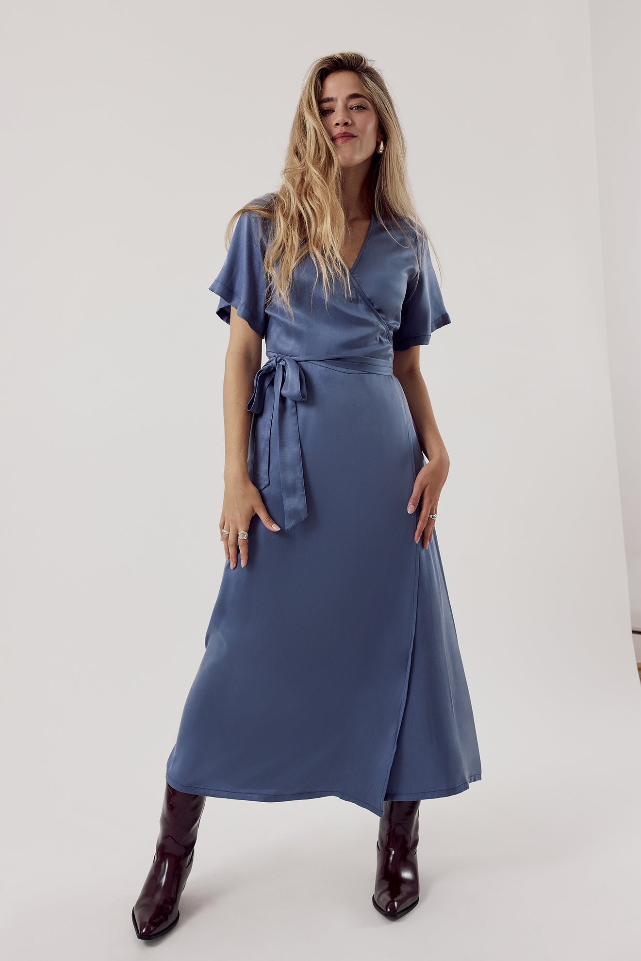 dusty blue wrap dress Jaqi – dariadéh Size:26-REG Rockin' Red Carpet Nails drop:SS26 KIDSWEAR covered in a cute