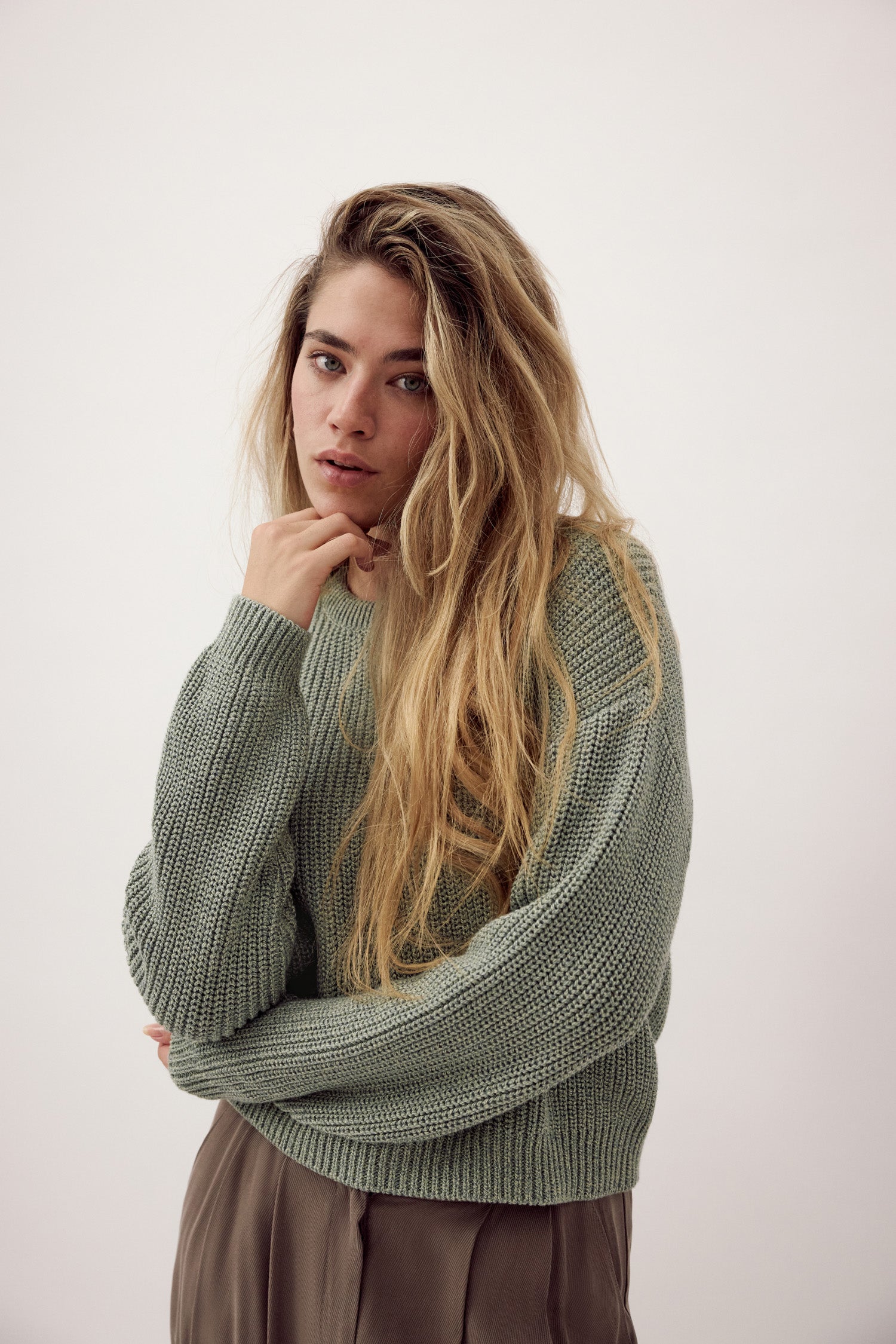 Knitted jumper cropped sale