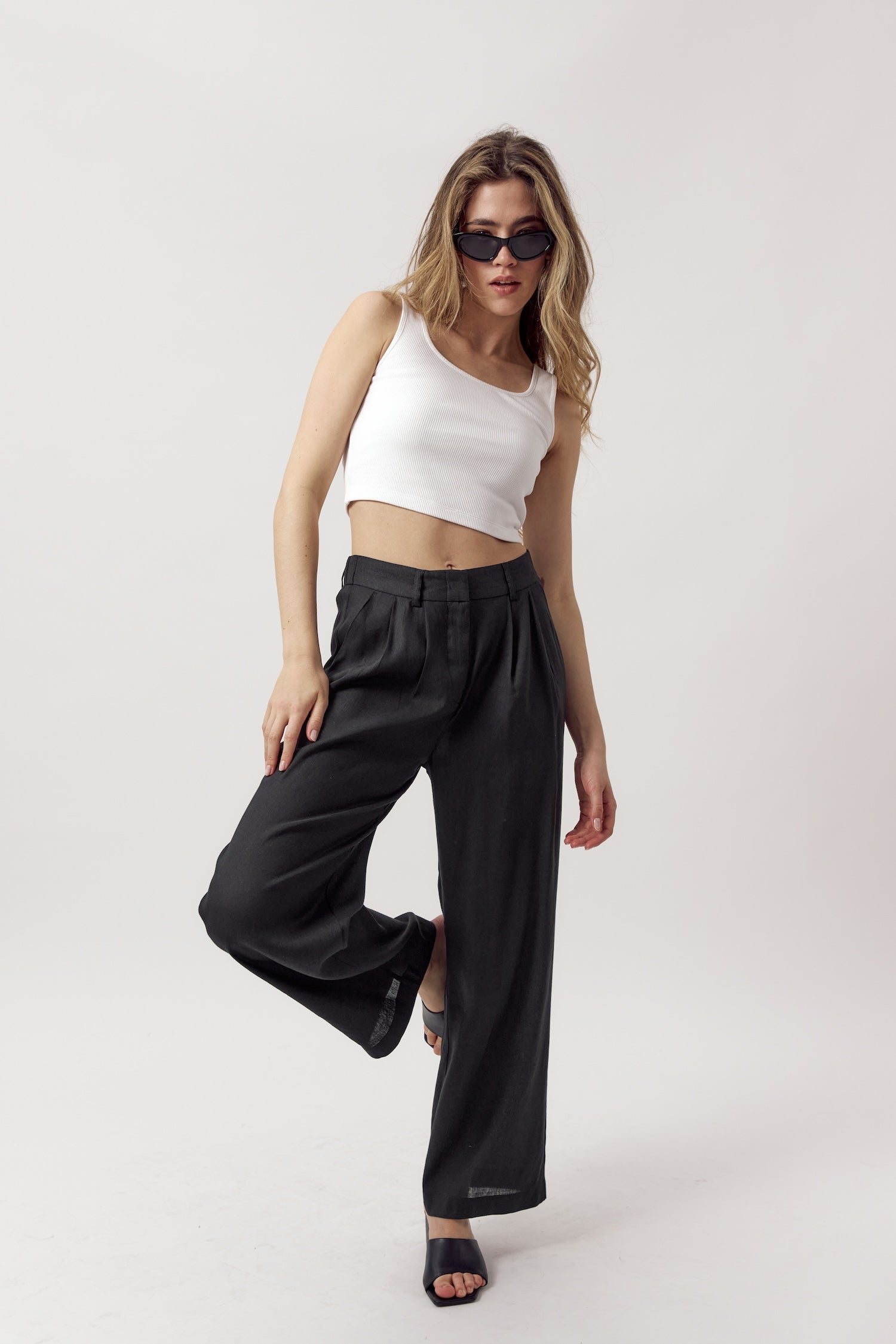 Larry Linen Pants Black