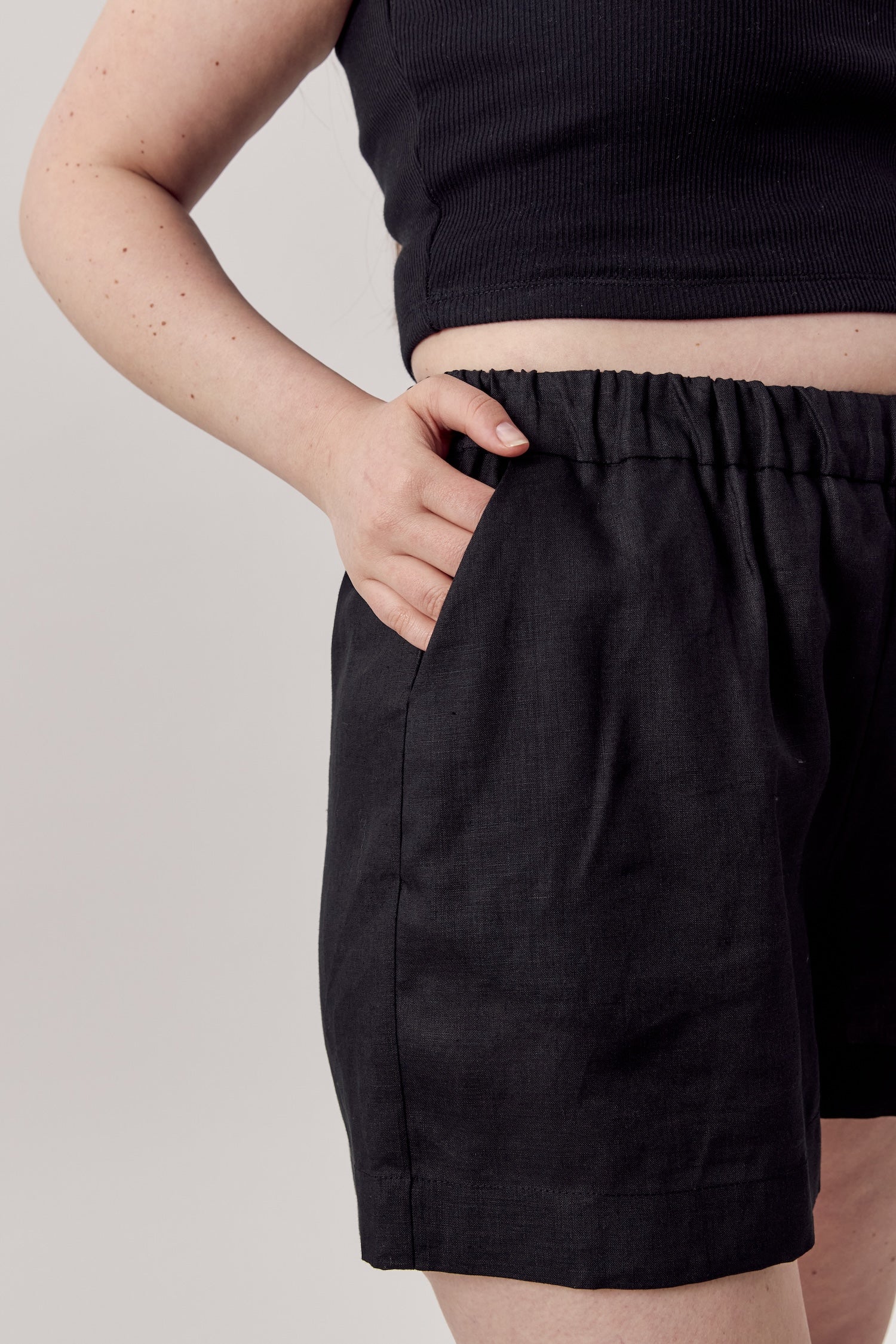 Jane Linen Shorts Black