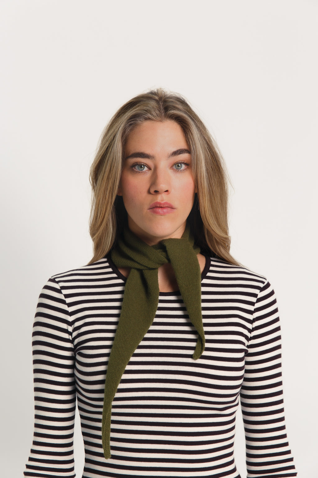 Gira Triangle Scarf Small Dark Olive