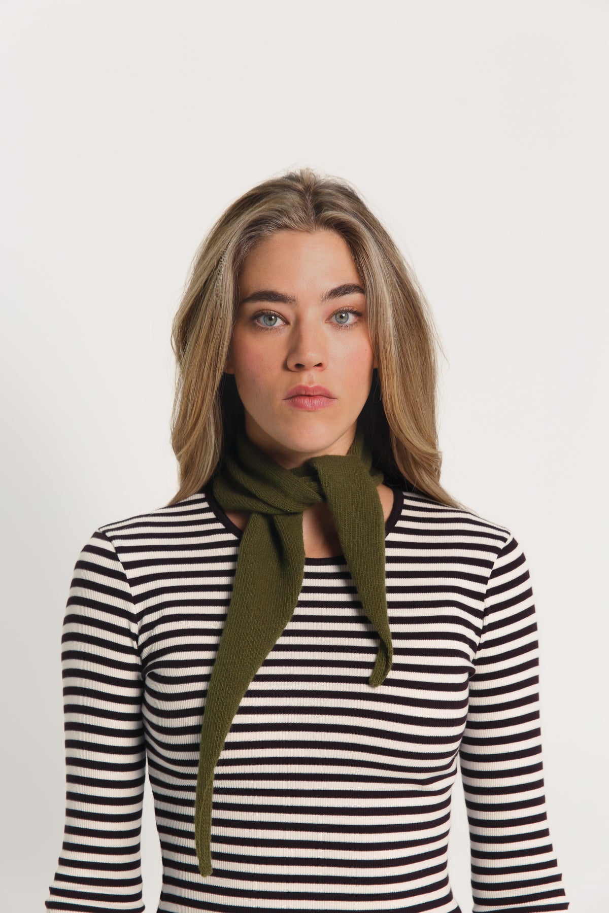 Gira Triangle Scarf Small Dark Olive