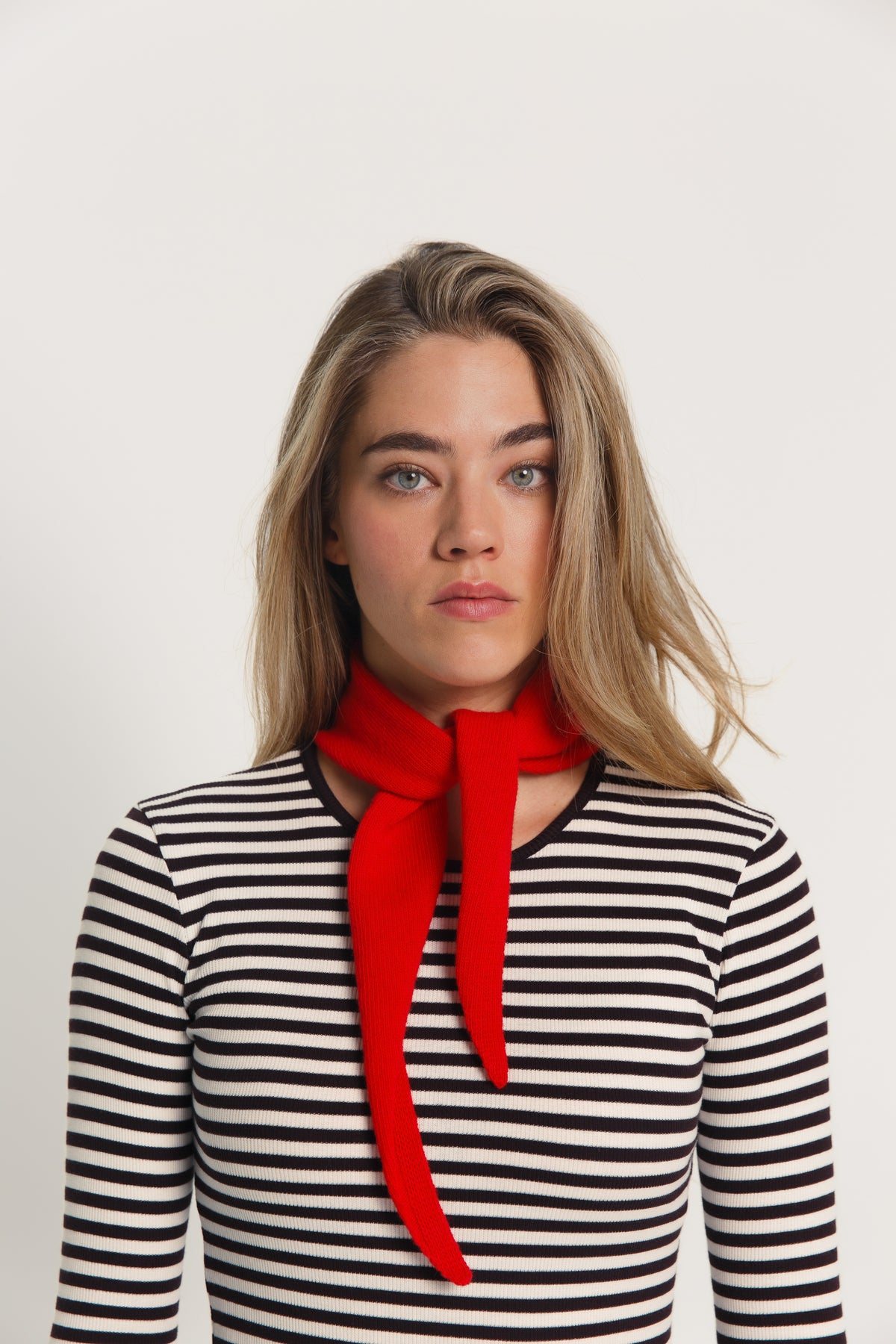 Gira Triangle Scarf Small Red