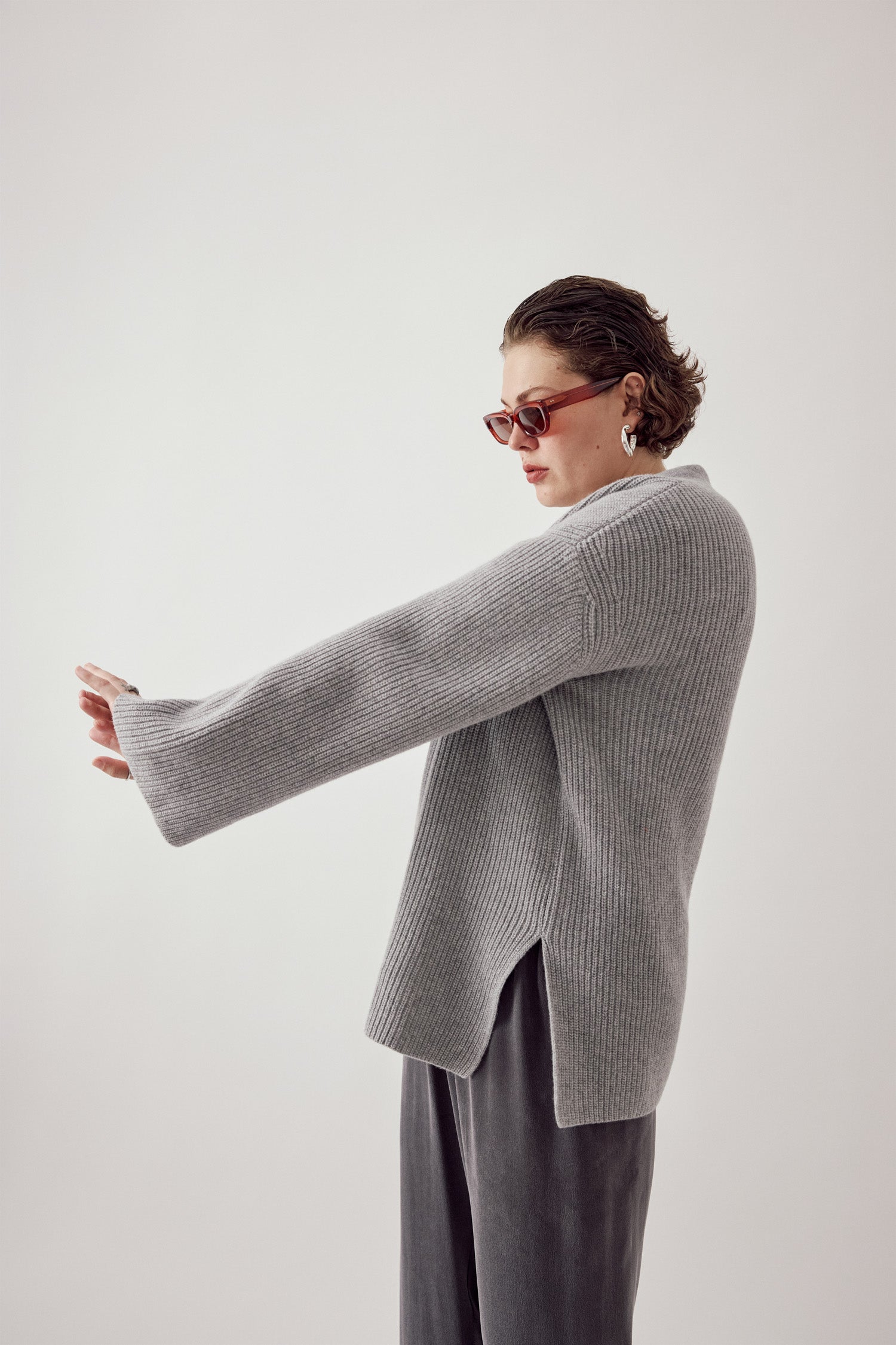 Elise Knitted Sweater Grey – dariadéh